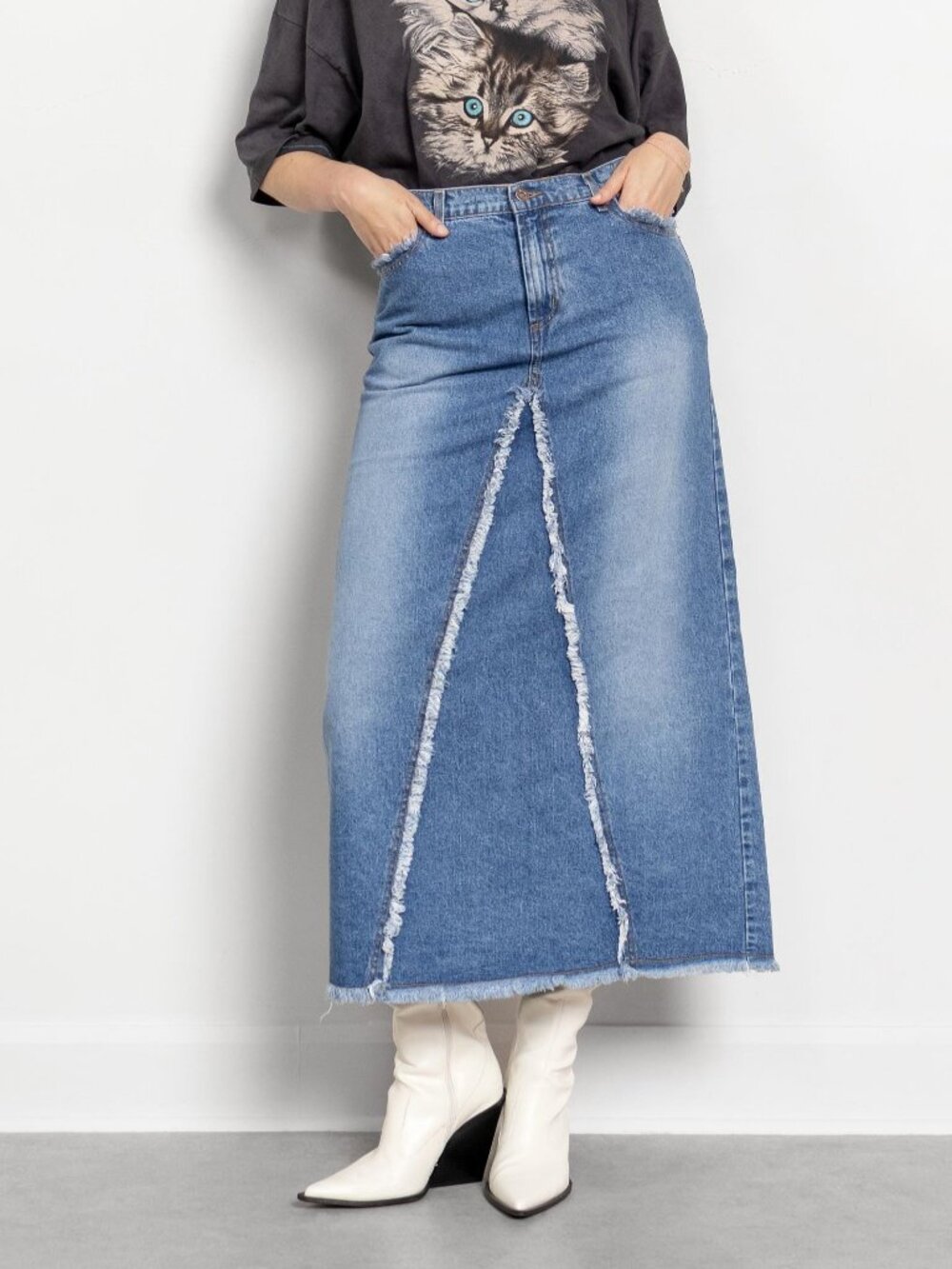 Mid Rise Y2K DENIM SKIRT Vintage Blue Jean / 42 Inch Hips / Size 11